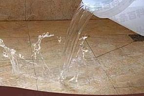 比如漏水维修 免砸砖防水材料该如何施工